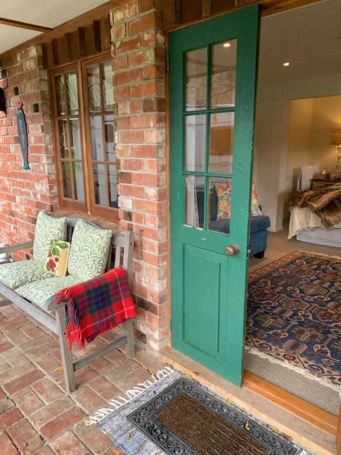 Mill Cottage - Boutique Accommodation And Garden Akaroa Exterior foto